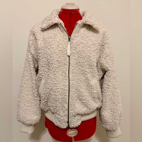 Universal Thread Faux Fur Bomber Jacket - Picture 1 of 6
